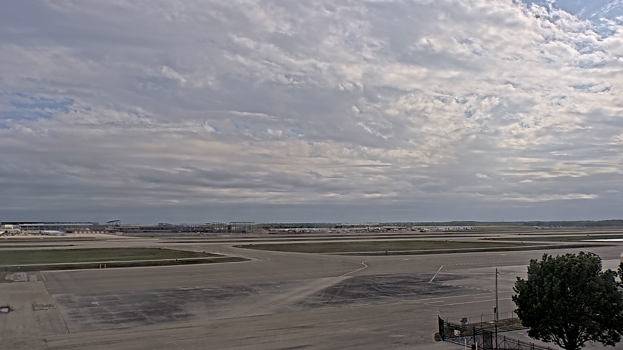 Thumbnail for current weather camera view from PrivateSky (R) Aviation Services Inc. in Fort Myers, Florida