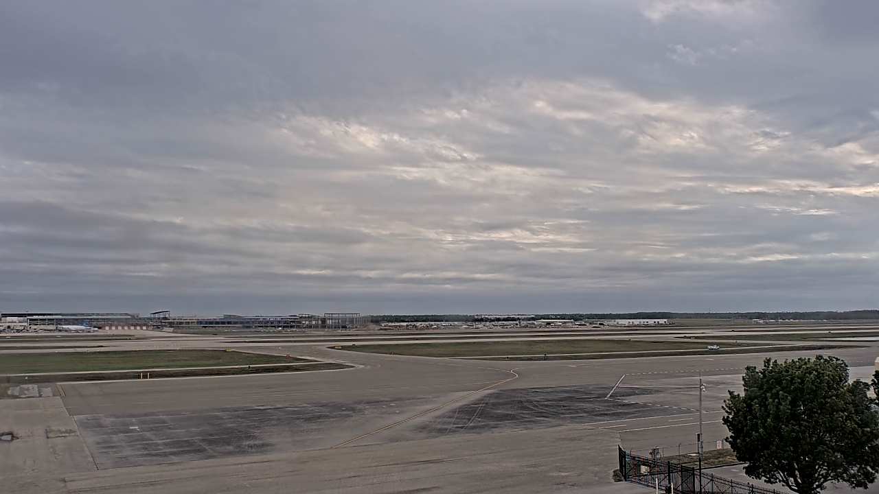 Thumbnail for current weather camera view from PrivateSky (R) Aviation Services Inc. in Fort Myers, Florida
