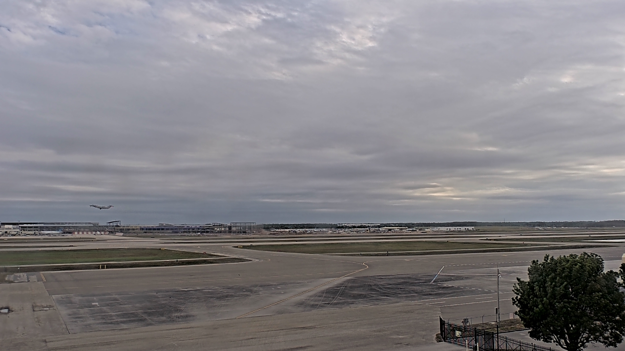 Thumbnail for current weather camera view from PrivateSky (R) Aviation Services Inc. in Fort Myers, Florida