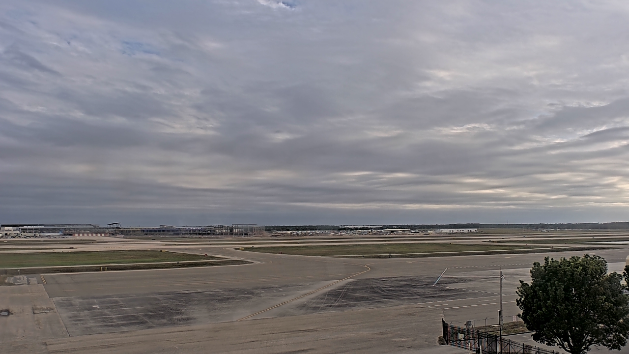 Thumbnail for current weather camera view from PrivateSky (R) Aviation Services Inc. in Fort Myers, Florida