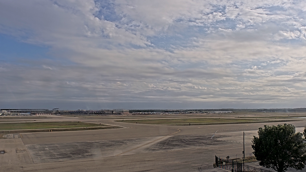 Thumbnail for current weather camera view from PrivateSky (R) Aviation Services Inc. in Fort Myers, Florida
