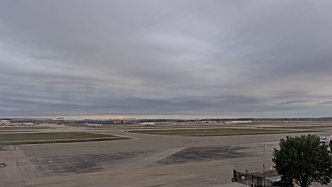 Thumbnail for current weather camera view from PrivateSky (R) Aviation Services Inc. in Fort Myers, Florida