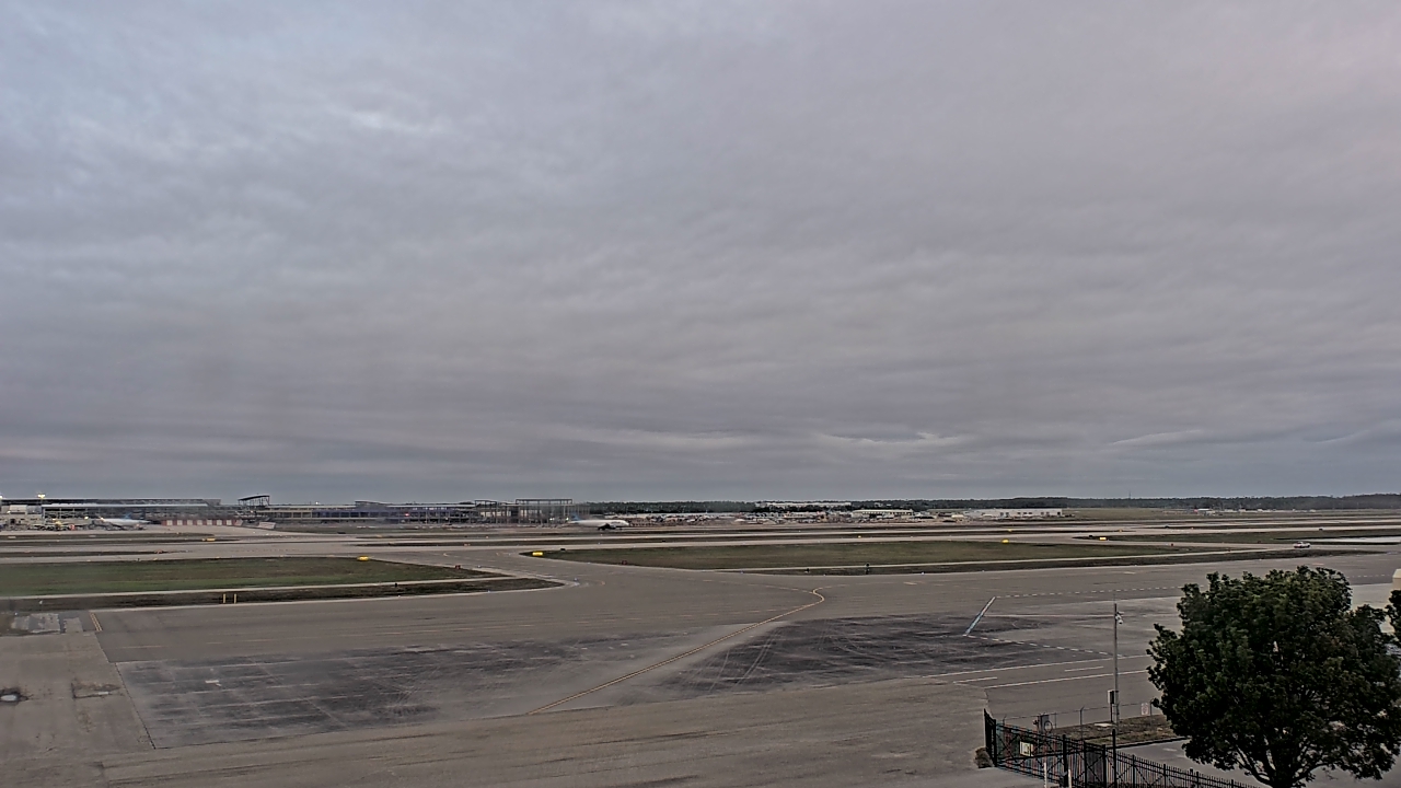 Thumbnail for current weather camera view from PrivateSky (R) Aviation Services Inc. in Fort Myers, Florida