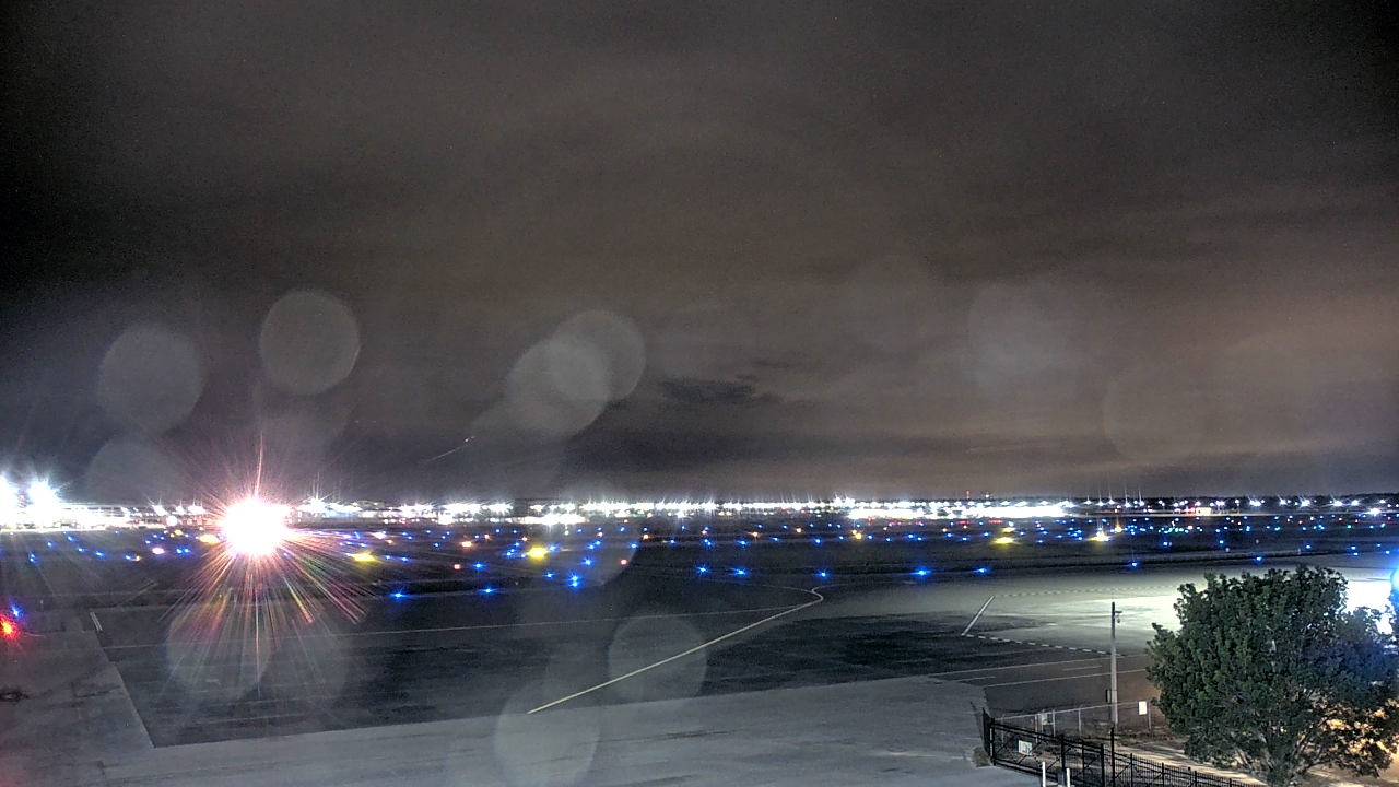 Thumbnail for current weather camera view from PrivateSky (R) Aviation Services Inc. in Fort Myers, Florida