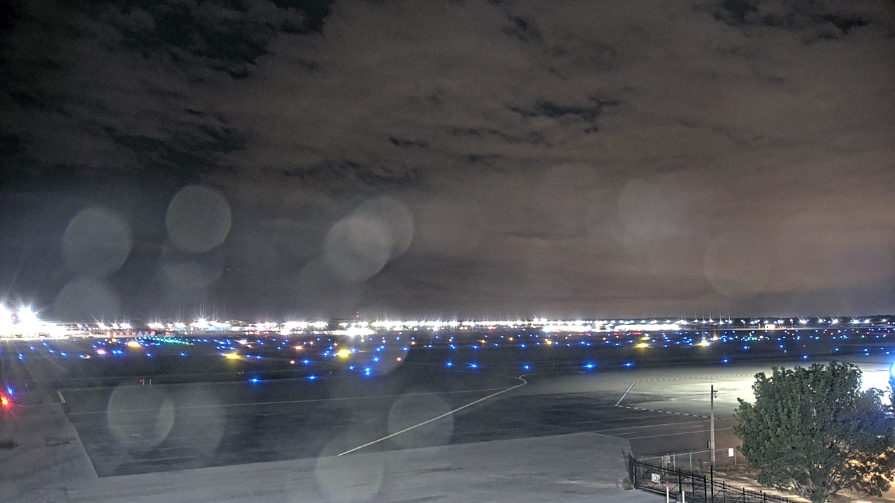 Thumbnail for current weather camera view from PrivateSky (R) Aviation Services Inc. in Fort Myers, Florida