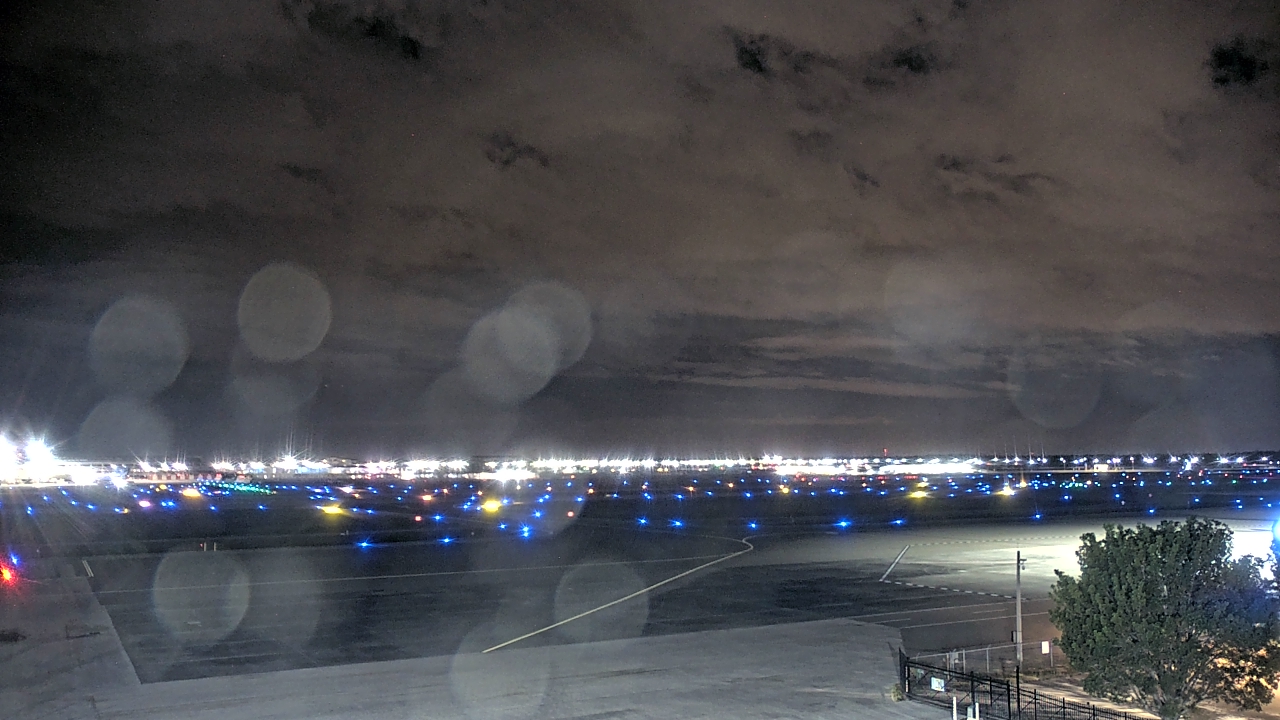 Thumbnail for current weather camera view from PrivateSky (R) Aviation Services Inc. in Fort Myers, Florida