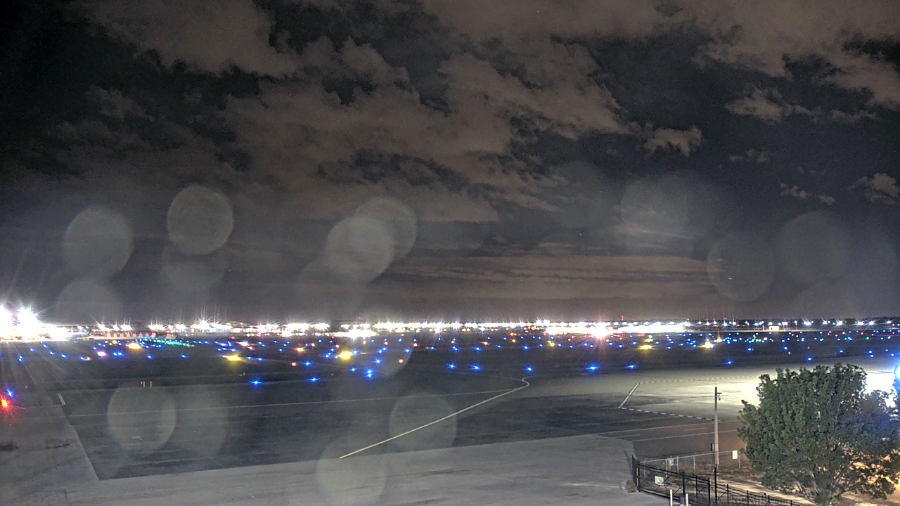 Thumbnail for current weather camera view from PrivateSky (R) Aviation Services Inc. in Fort Myers, Florida