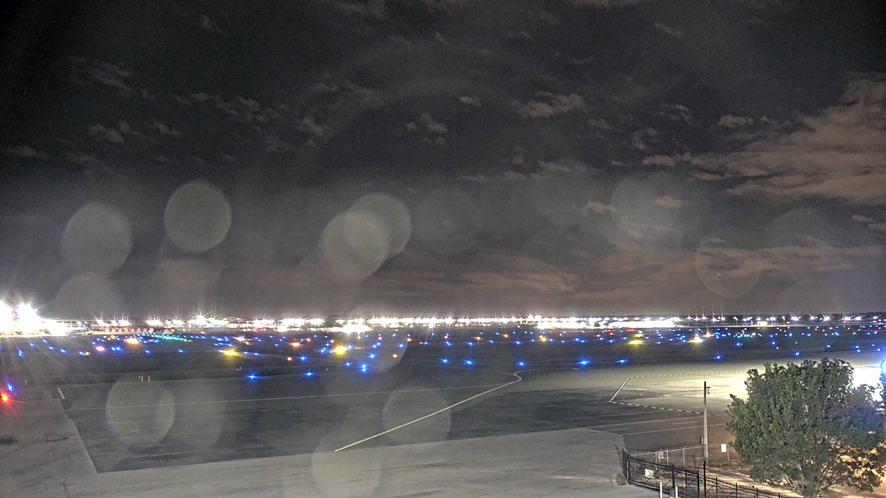 Thumbnail for current weather camera view from PrivateSky (R) Aviation Services Inc. in Fort Myers, Florida