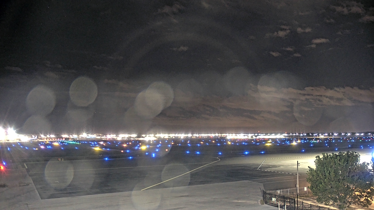 Thumbnail for current weather camera view from PrivateSky (R) Aviation Services Inc. in Fort Myers, Florida