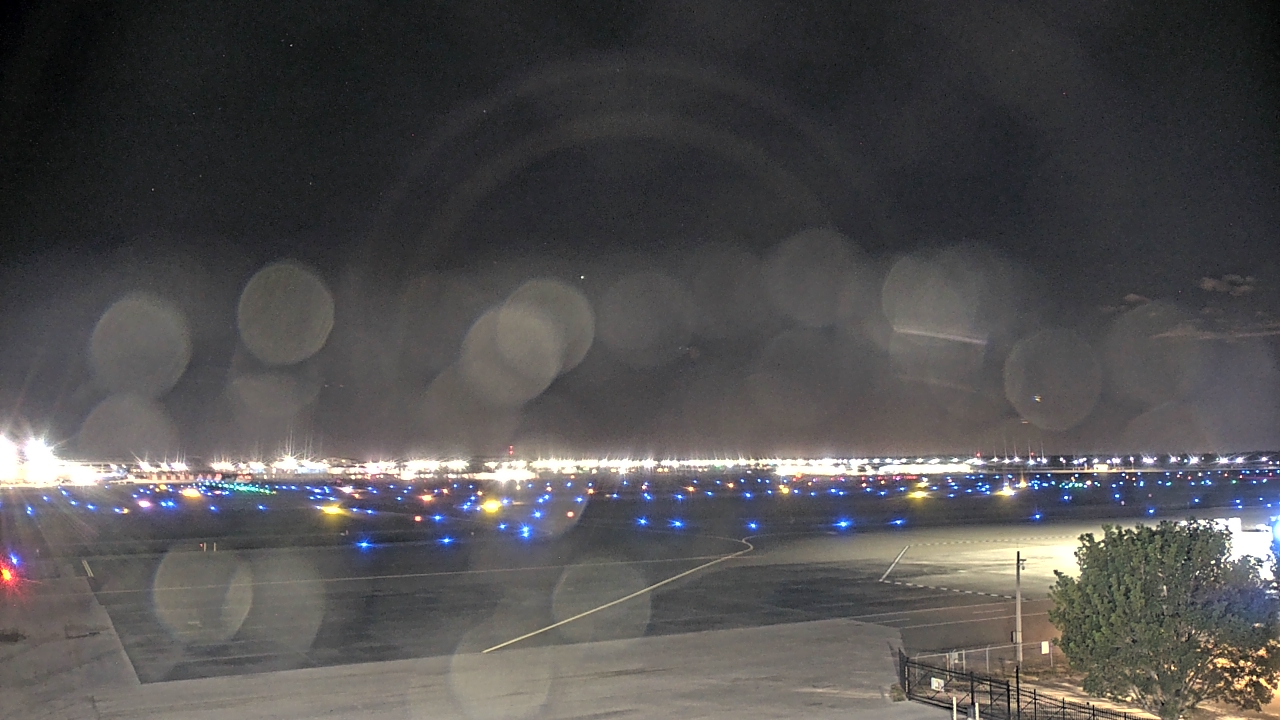 Thumbnail for current weather camera view from PrivateSky (R) Aviation Services Inc. in Fort Myers, Florida