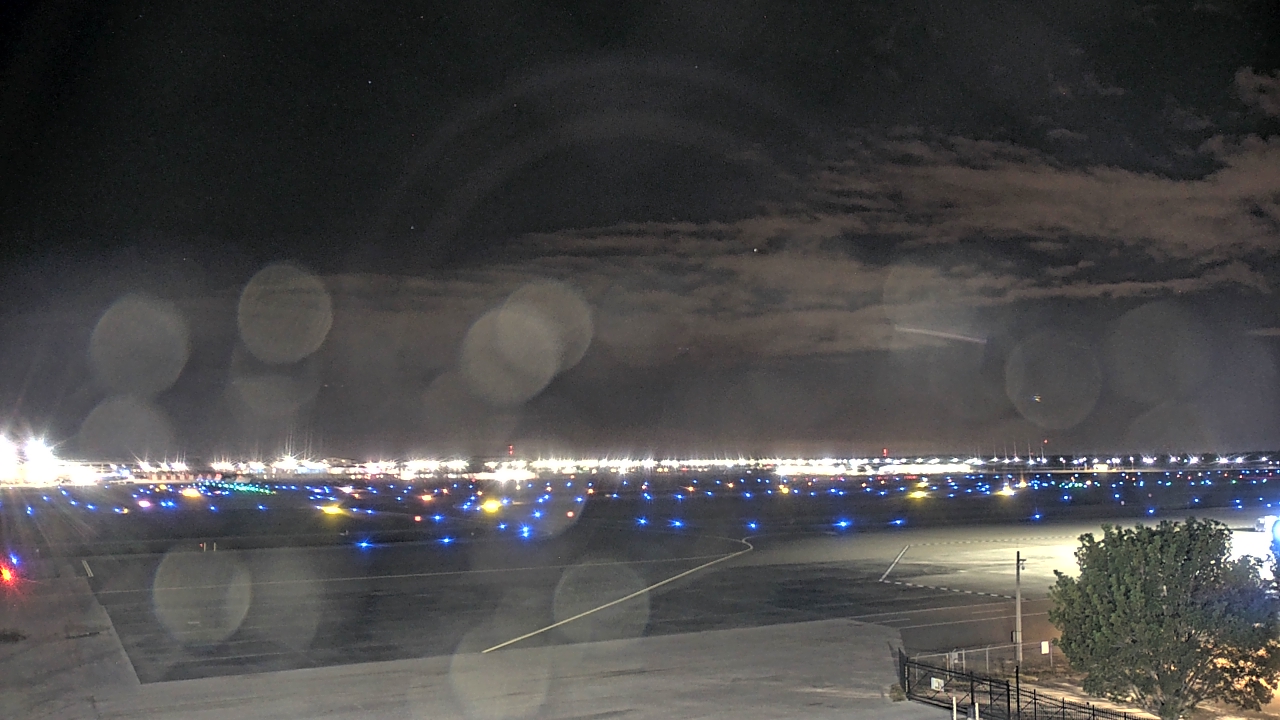 Thumbnail for current weather camera view from PrivateSky (R) Aviation Services Inc. in Fort Myers, Florida