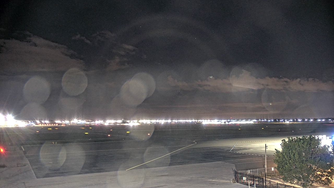 Thumbnail for current weather camera view from PrivateSky (R) Aviation Services Inc. in Fort Myers, Florida