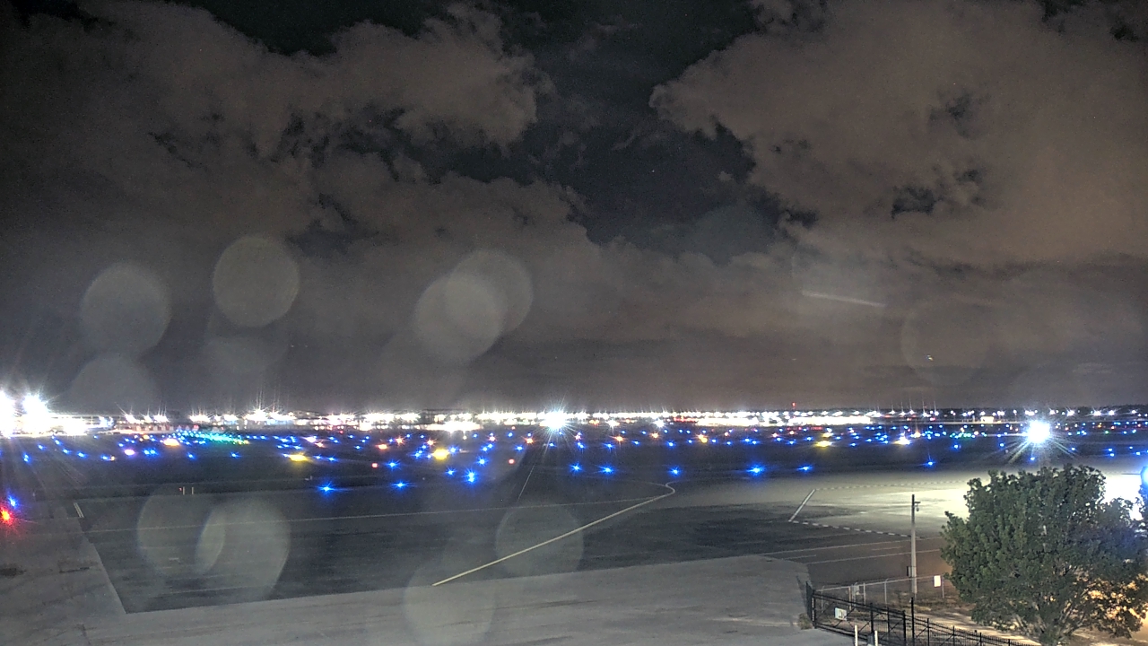 Thumbnail for current weather camera view from PrivateSky (R) Aviation Services Inc. in Fort Myers, Florida