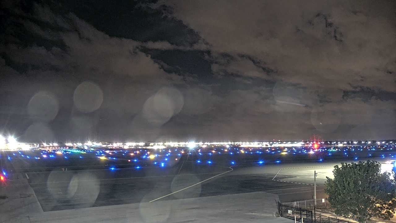 Thumbnail for current weather camera view from PrivateSky (R) Aviation Services Inc. in Fort Myers, Florida