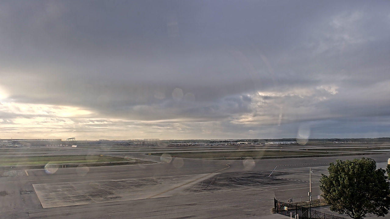 Thumbnail for current weather camera view from PrivateSky (R) Aviation Services Inc. in Fort Myers, Florida