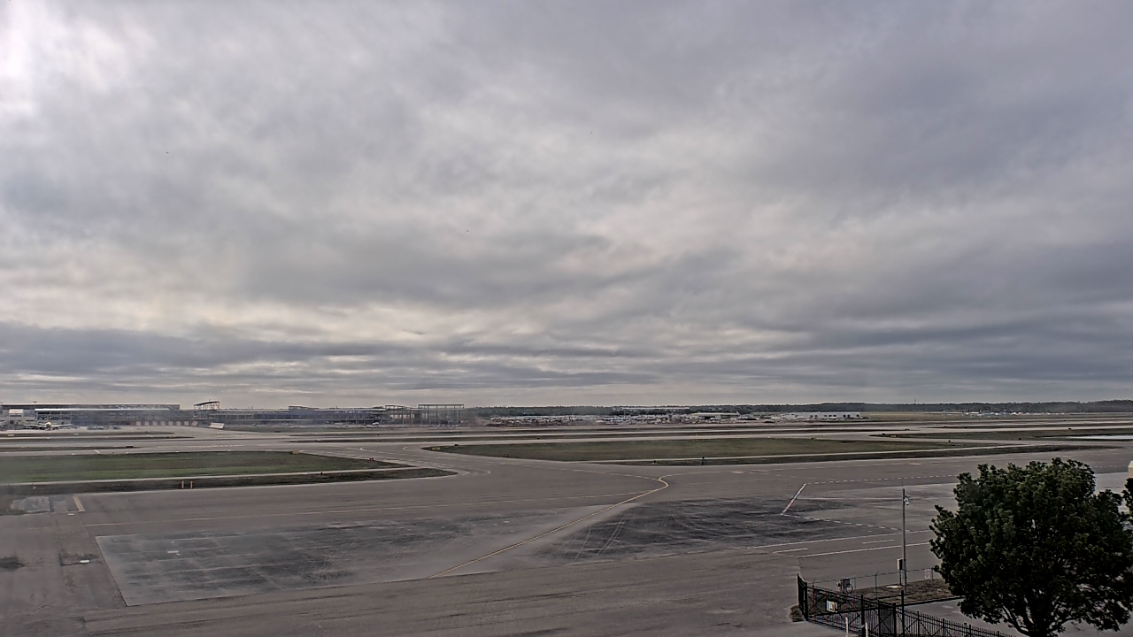 Thumbnail for current weather camera view from PrivateSky (R) Aviation Services Inc. in Fort Myers, Florida