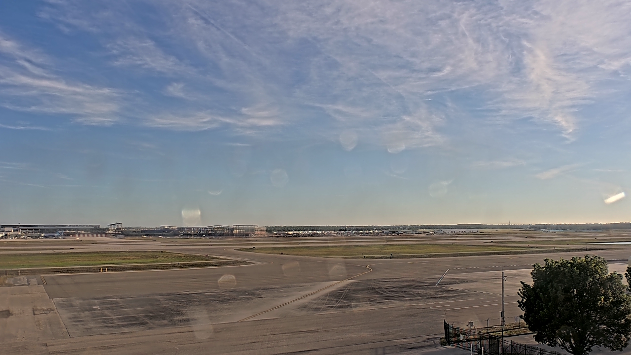 Thumbnail for current weather camera view from PrivateSky (R) Aviation Services Inc. in Fort Myers, Florida