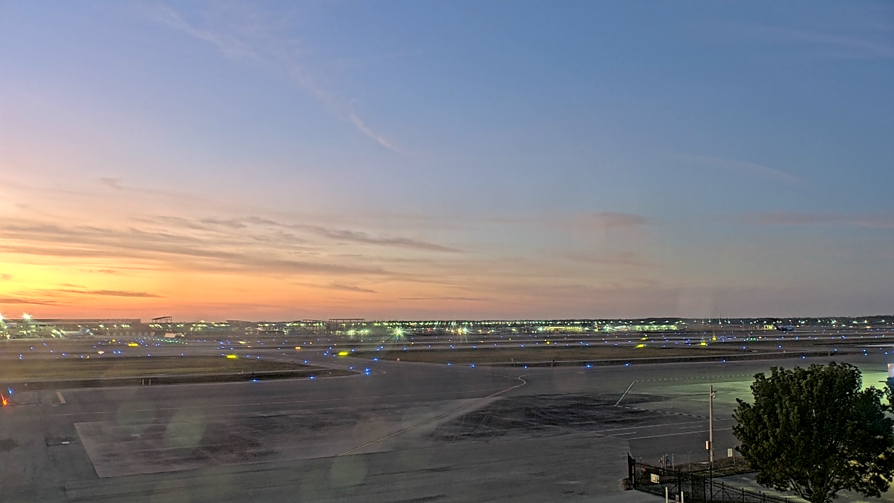 Thumbnail for current weather camera view from PrivateSky (R) Aviation Services Inc. in Fort Myers, Florida