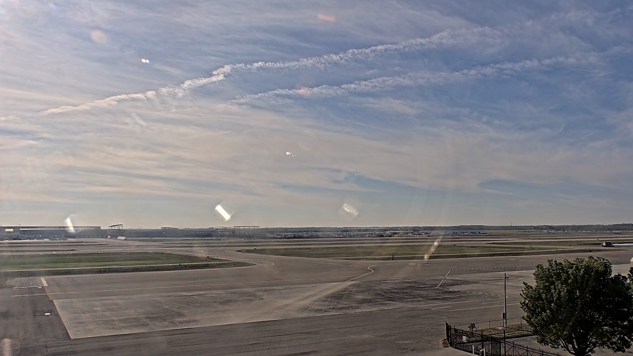 Thumbnail for current weather camera view from PrivateSky (R) Aviation Services Inc. in Fort Myers, Florida