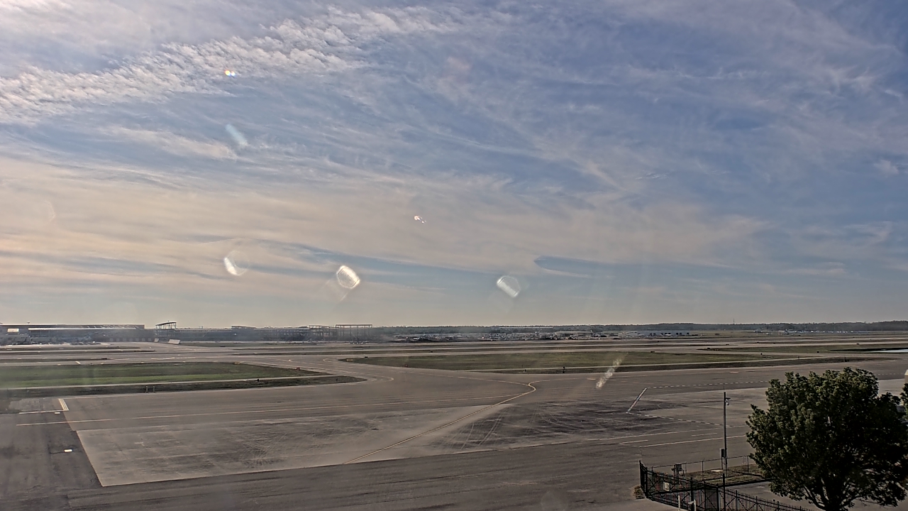 Thumbnail for current weather camera view from PrivateSky (R) Aviation Services Inc. in Fort Myers, Florida