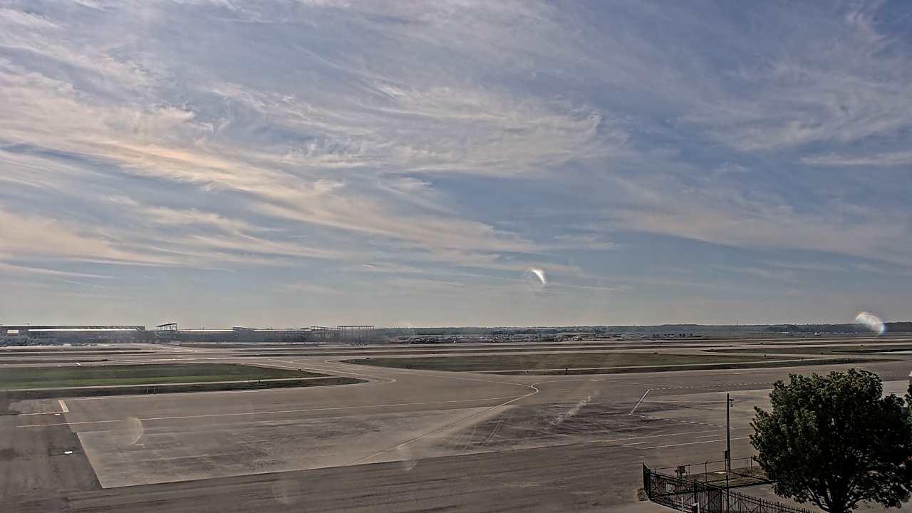 Thumbnail for current weather camera view from PrivateSky (R) Aviation Services Inc. in Fort Myers, Florida