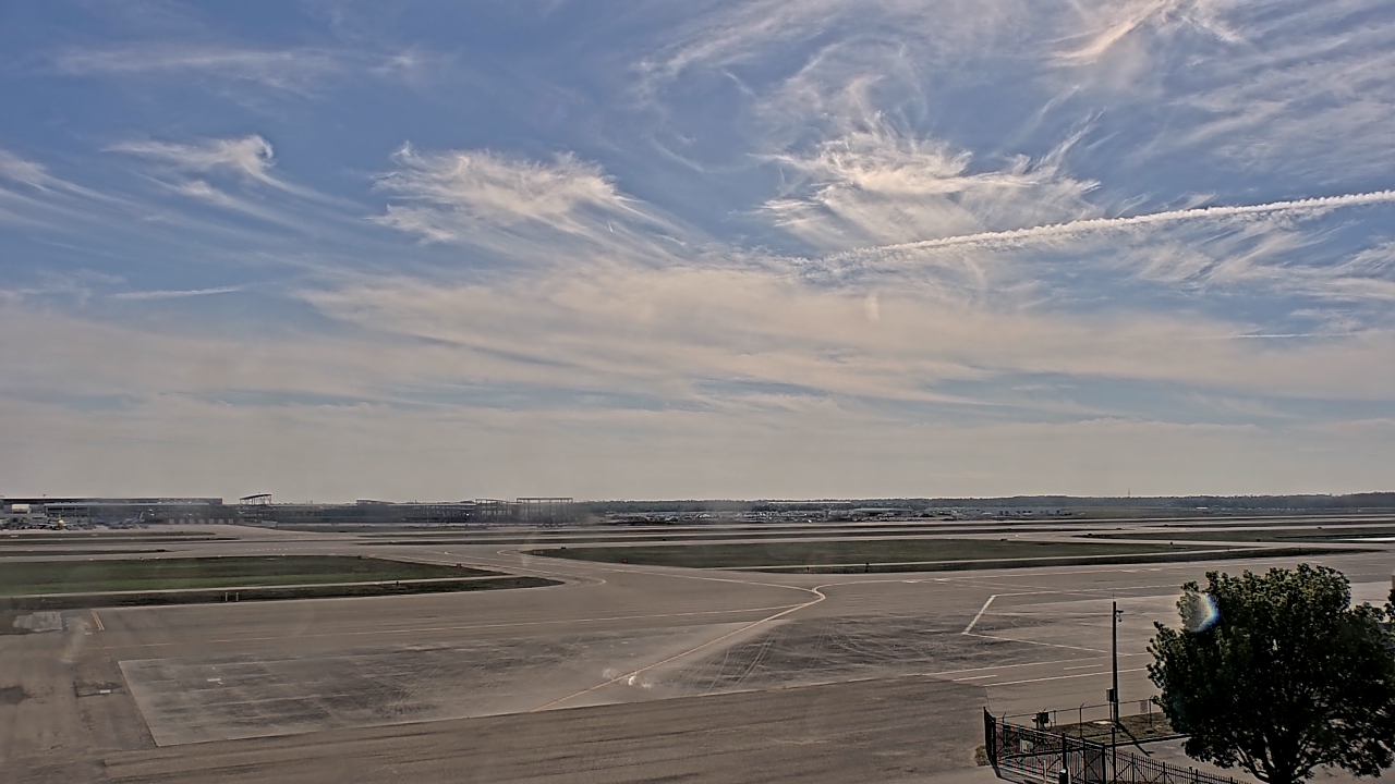 Thumbnail for current weather camera view from PrivateSky (R) Aviation Services Inc. in Fort Myers, Florida