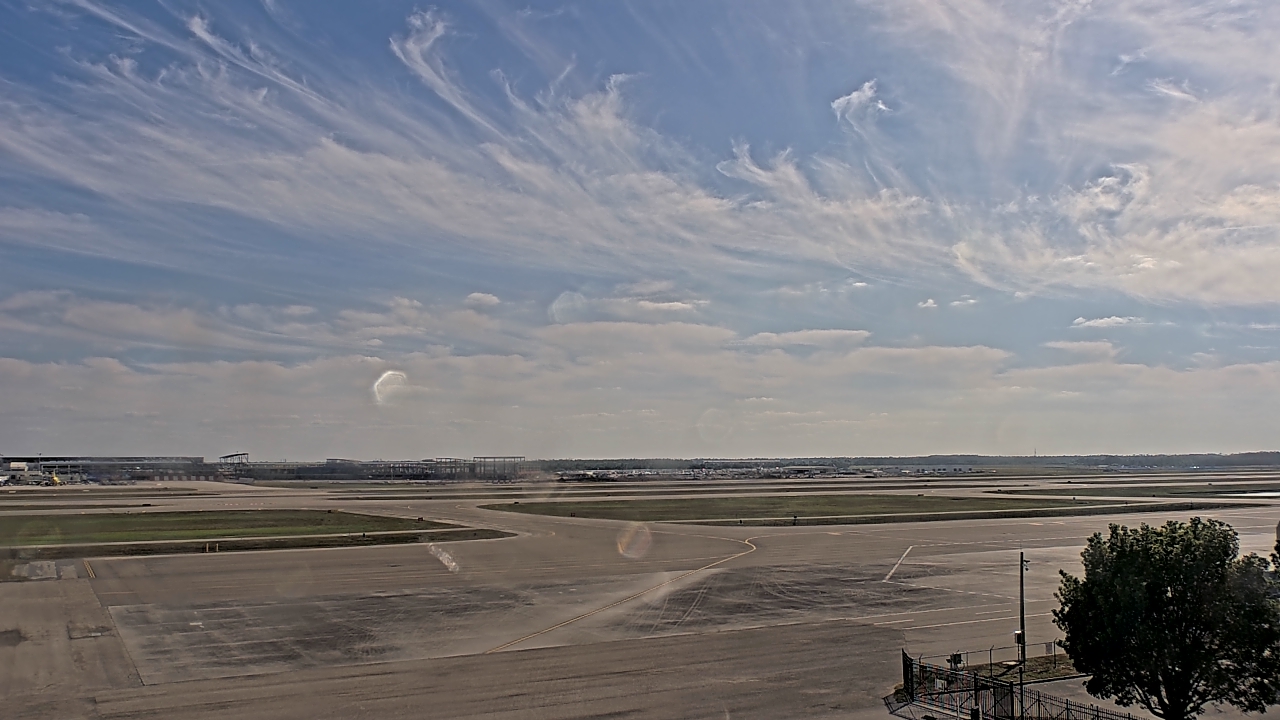 Thumbnail for current weather camera view from PrivateSky (R) Aviation Services Inc. in Fort Myers, Florida