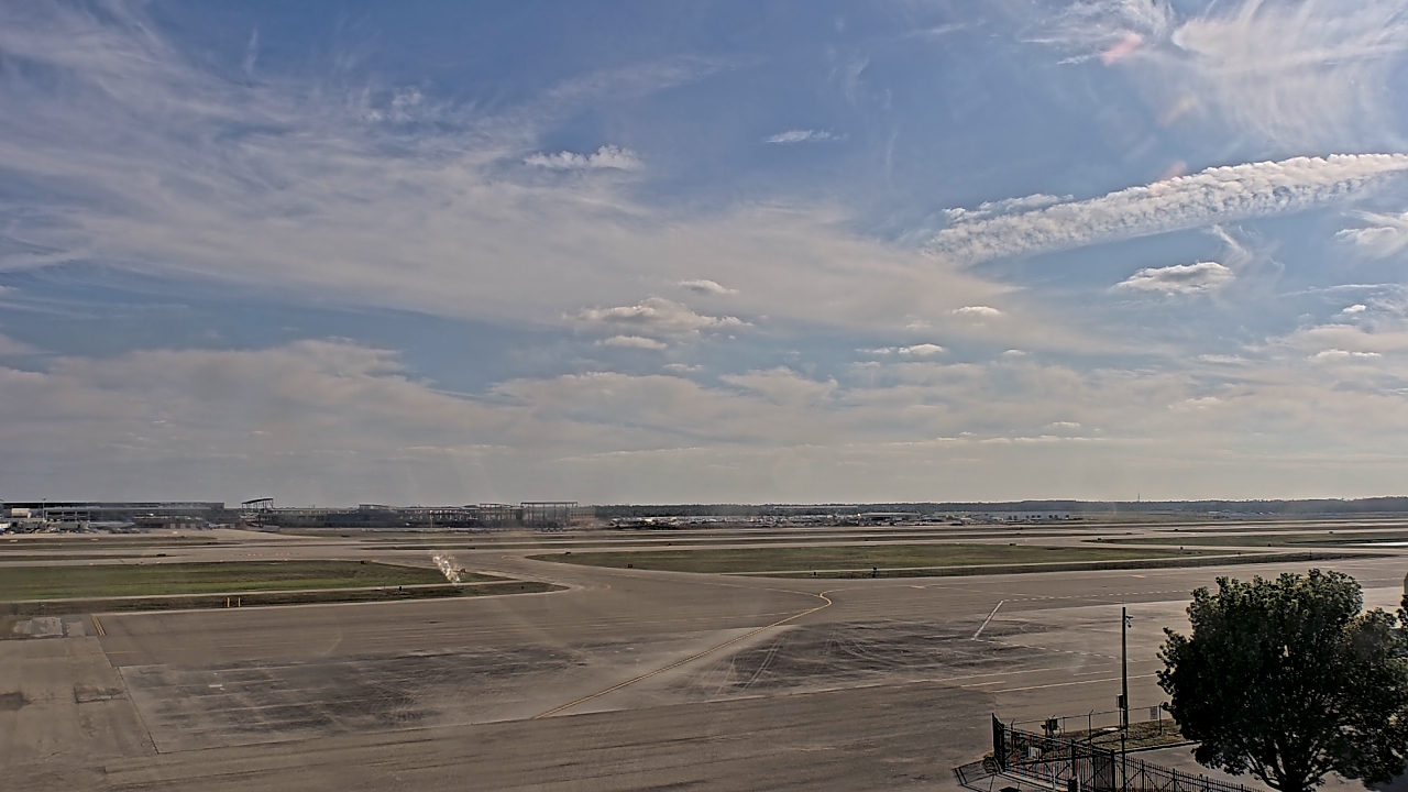 Thumbnail for current weather camera view from PrivateSky (R) Aviation Services Inc. in Fort Myers, Florida