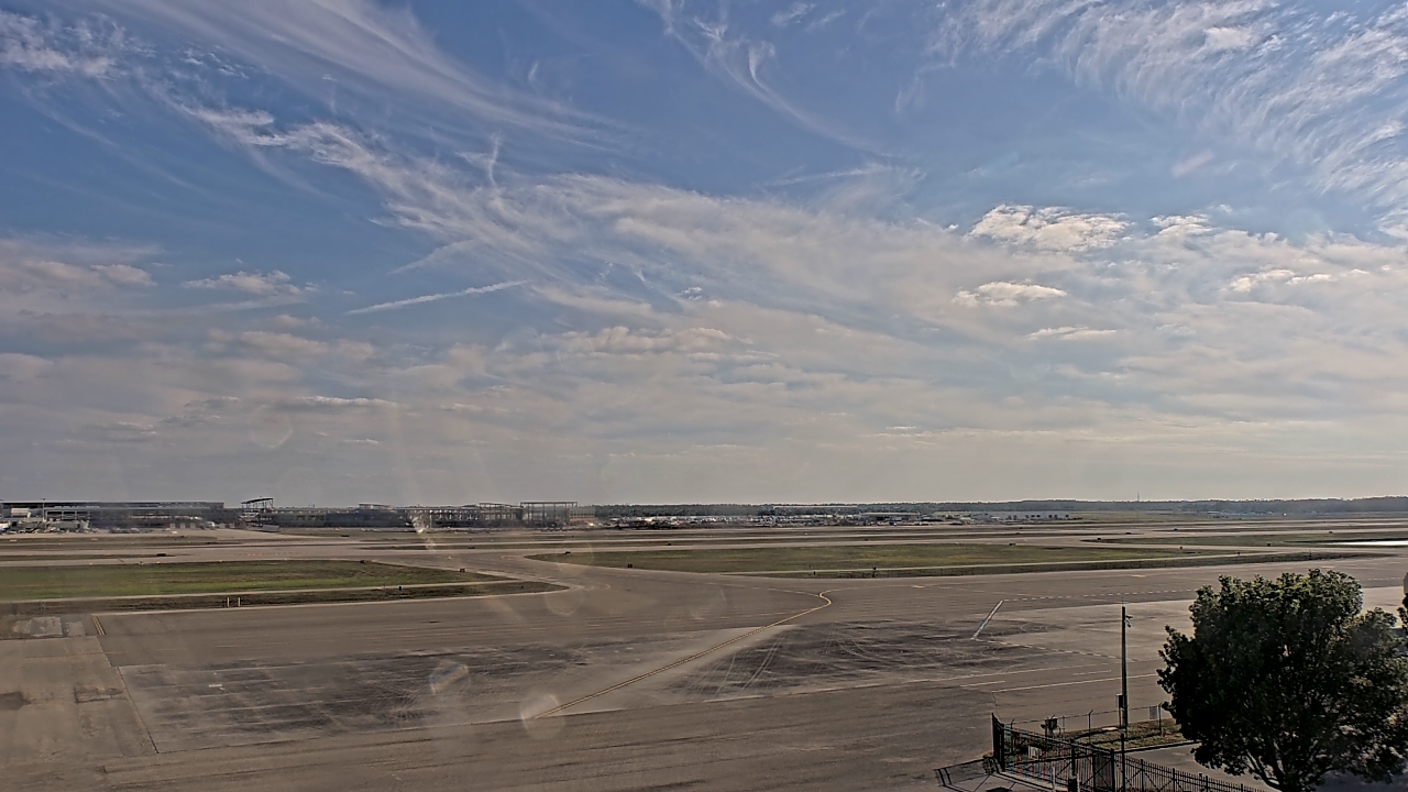 Thumbnail for current weather camera view from PrivateSky (R) Aviation Services Inc. in Fort Myers, Florida