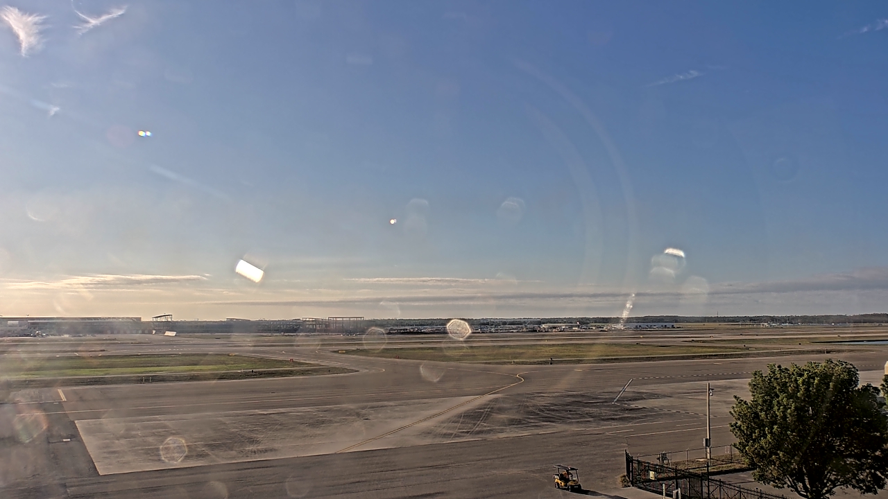 Thumbnail for current weather camera view from PrivateSky (R) Aviation Services Inc. in Fort Myers, Florida