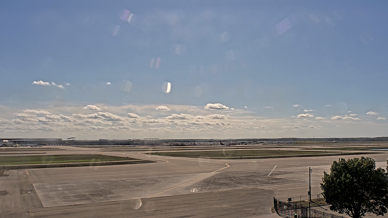 Thumbnail for current weather camera view from PrivateSky (R) Aviation Services Inc. in Fort Myers, Florida