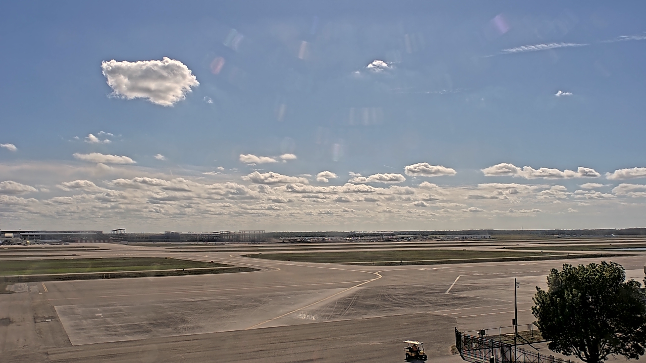 Thumbnail for current weather camera view from PrivateSky (R) Aviation Services Inc. in Fort Myers, Florida