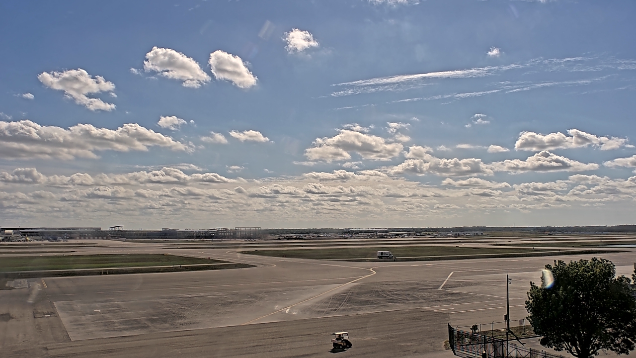 Thumbnail for current weather camera view from PrivateSky (R) Aviation Services Inc. in Fort Myers, Florida