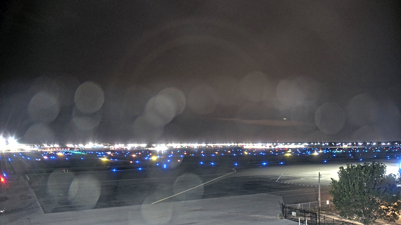 Thumbnail for current weather camera view from PrivateSky (R) Aviation Services Inc. in Fort Myers, Florida