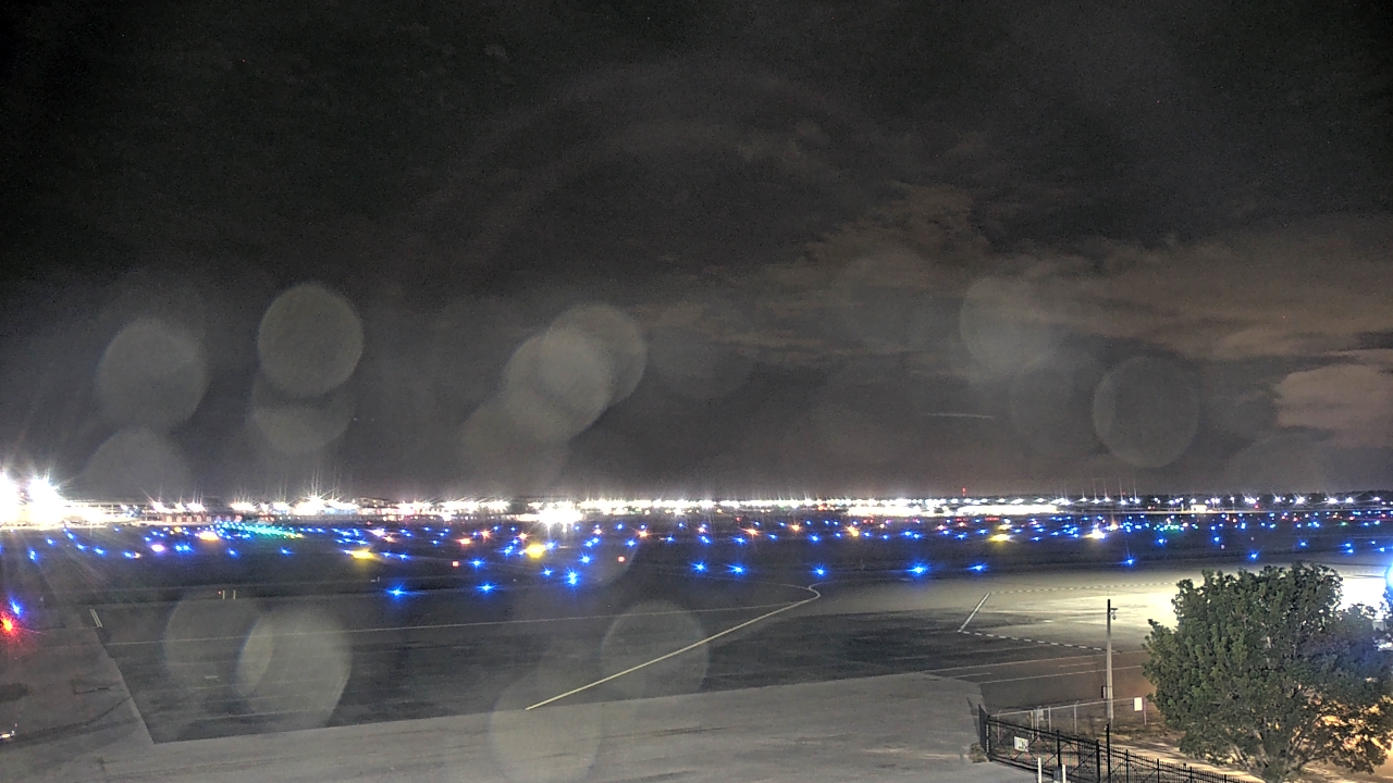 Thumbnail for current weather camera view from PrivateSky (R) Aviation Services Inc. in Fort Myers, Florida