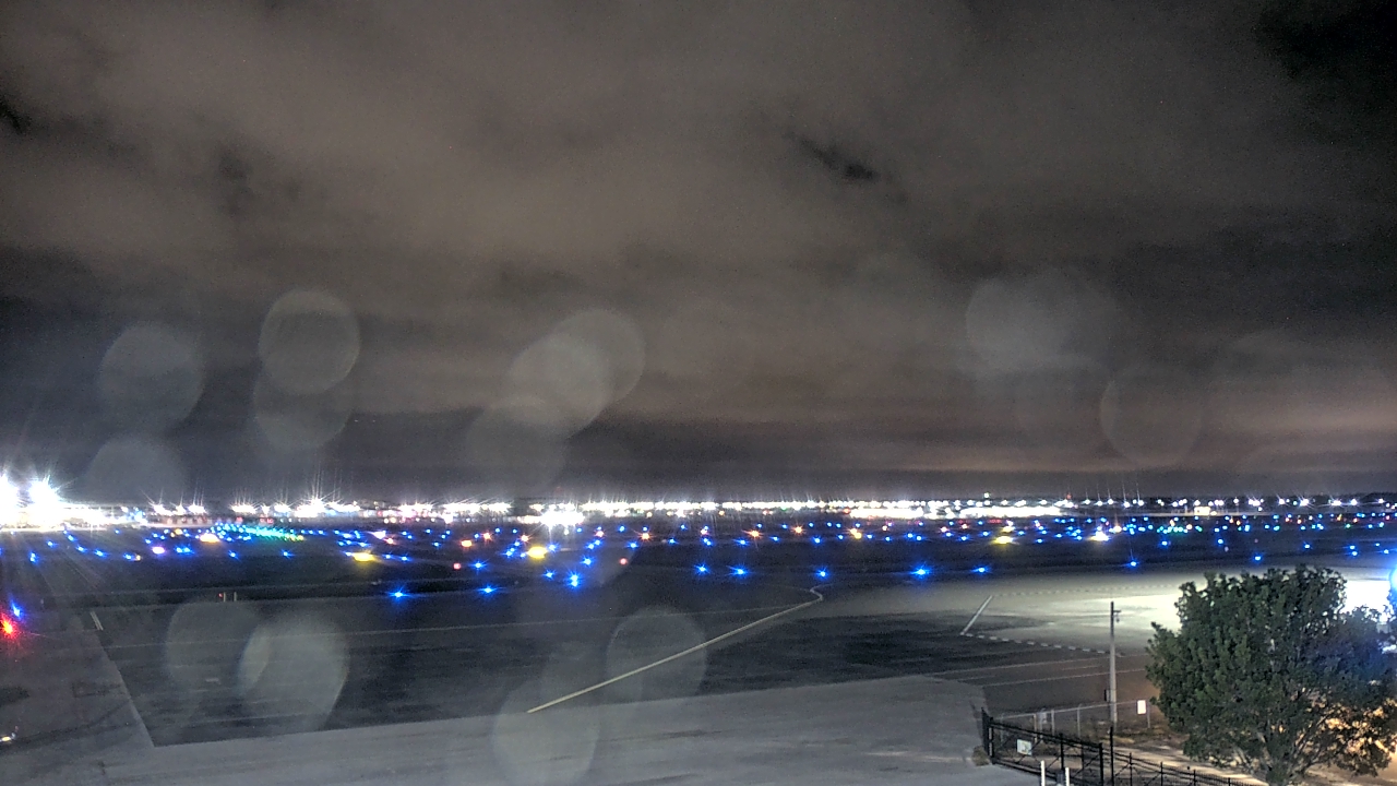 Thumbnail for current weather camera view from PrivateSky (R) Aviation Services Inc. in Fort Myers, Florida