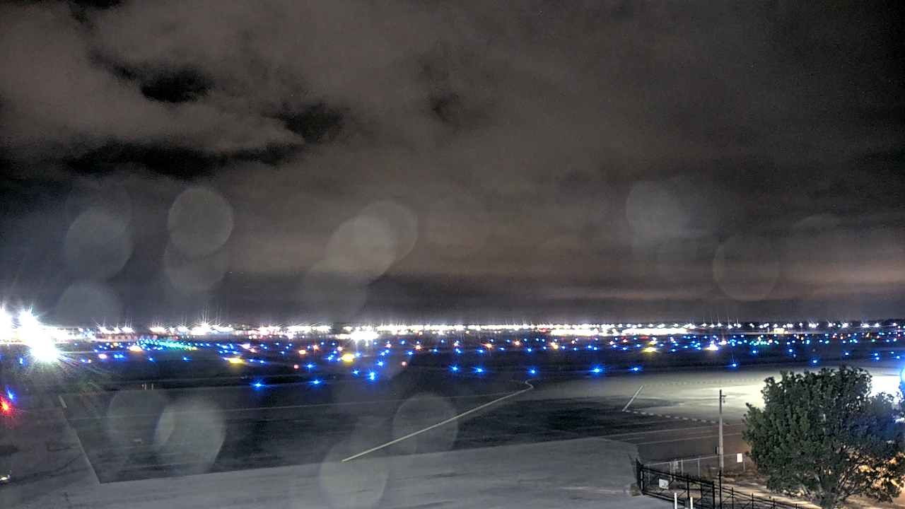 Thumbnail for current weather camera view from PrivateSky (R) Aviation Services Inc. in Fort Myers, Florida