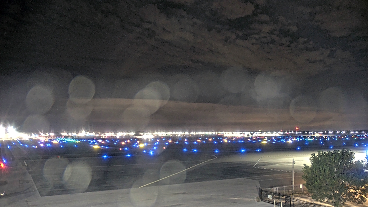 Thumbnail for current weather camera view from PrivateSky (R) Aviation Services Inc. in Fort Myers, Florida