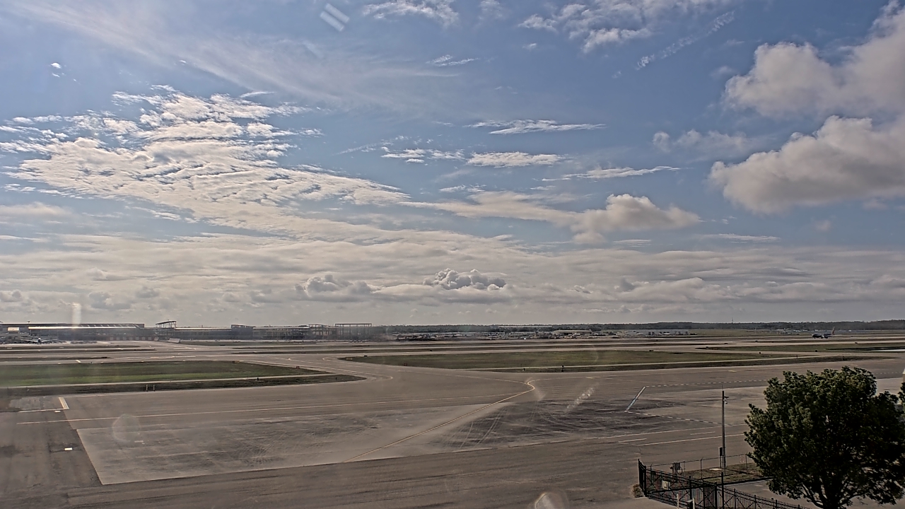 Thumbnail for current weather camera view from PrivateSky (R) Aviation Services Inc. in Fort Myers, Florida