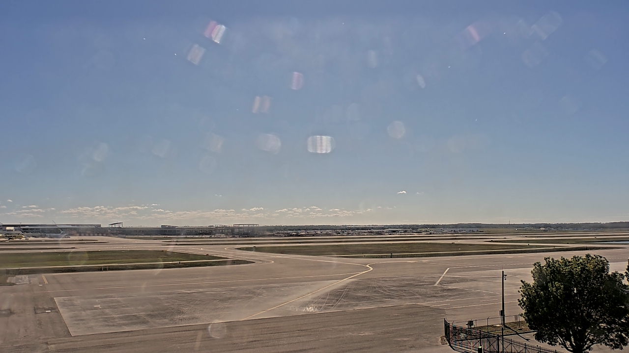 Thumbnail for current weather camera view from PrivateSky (R) Aviation Services Inc. in Fort Myers, Florida