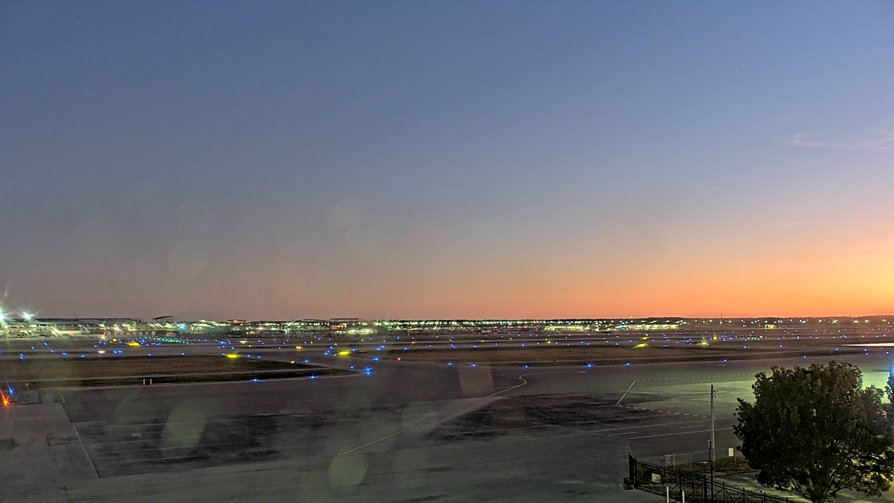 Thumbnail for current weather camera view from PrivateSky (R) Aviation Services Inc. in Fort Myers, Florida