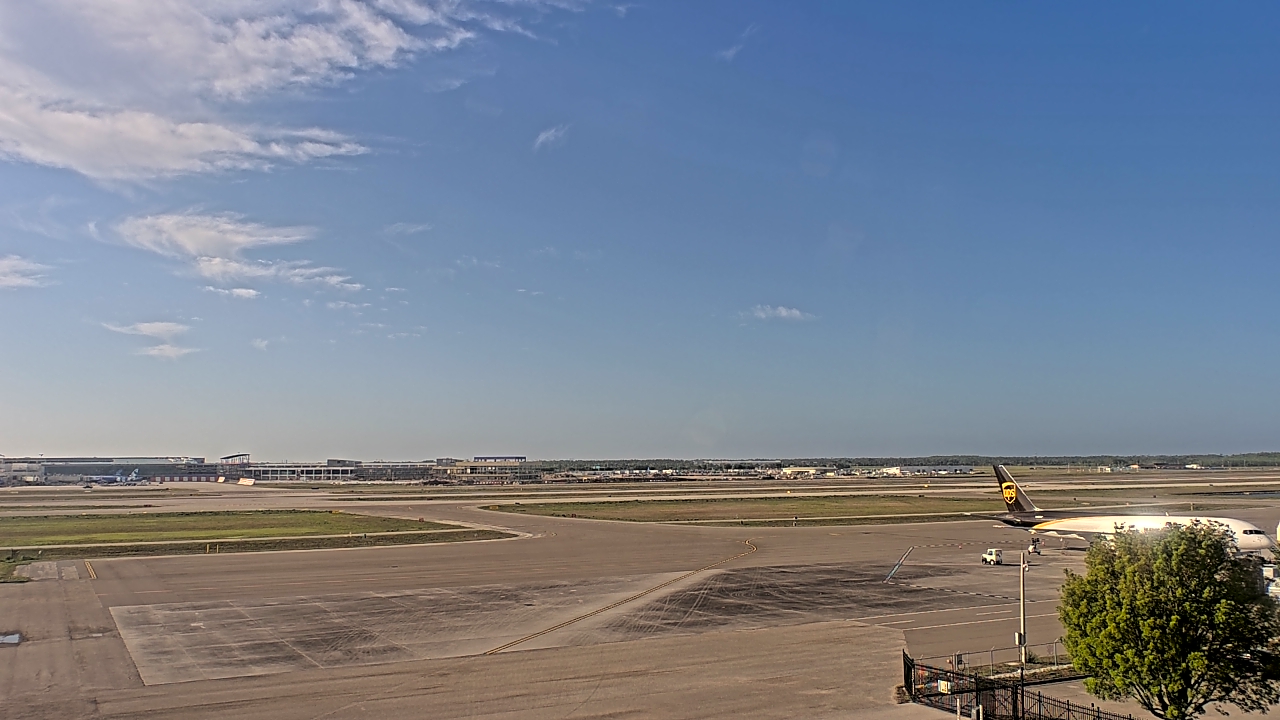 Thumbnail for current weather camera view from PrivateSky (R) Aviation Services Inc. in Fort Myers, Florida