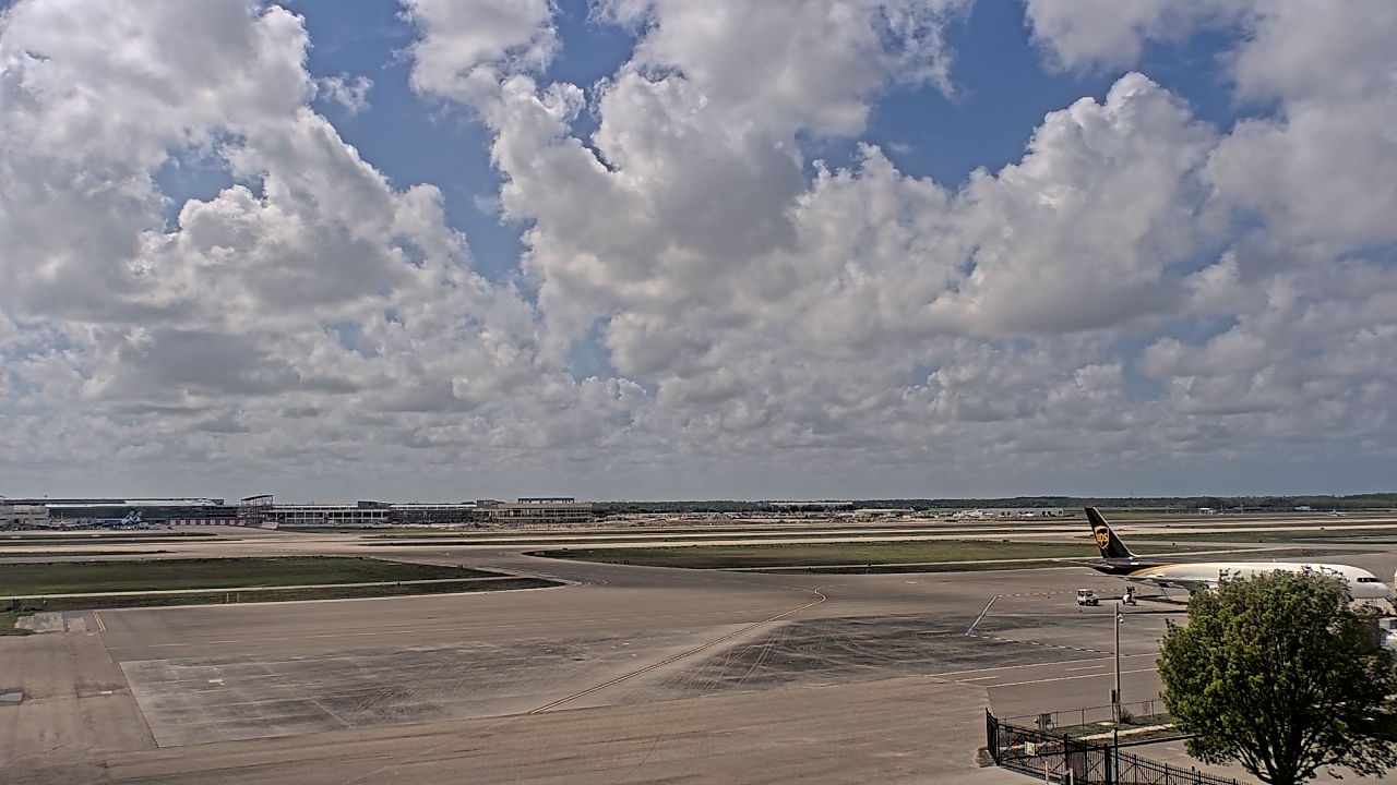Thumbnail for current weather camera view from PrivateSky (R) Aviation Services Inc. in Fort Myers, Florida