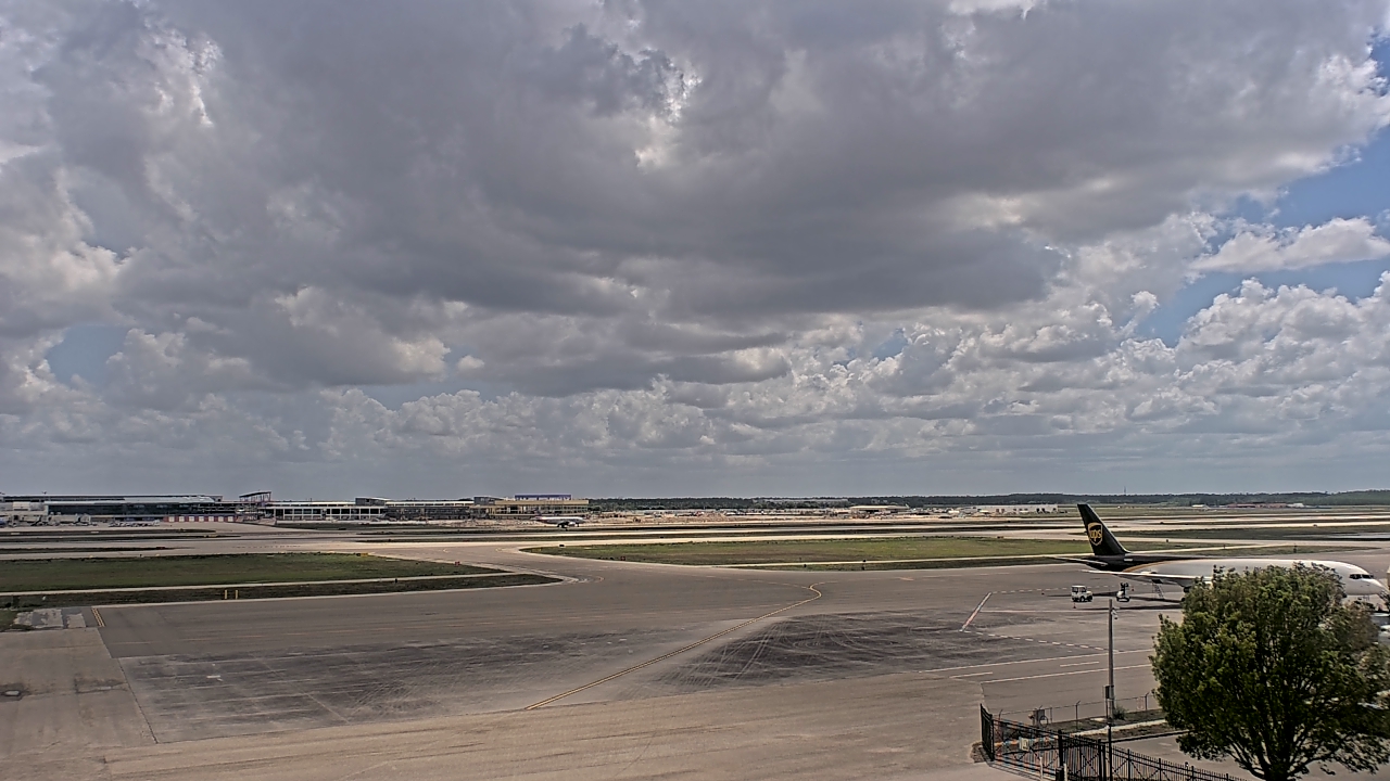 Thumbnail for current weather camera view from PrivateSky (R) Aviation Services Inc. in Fort Myers, Florida