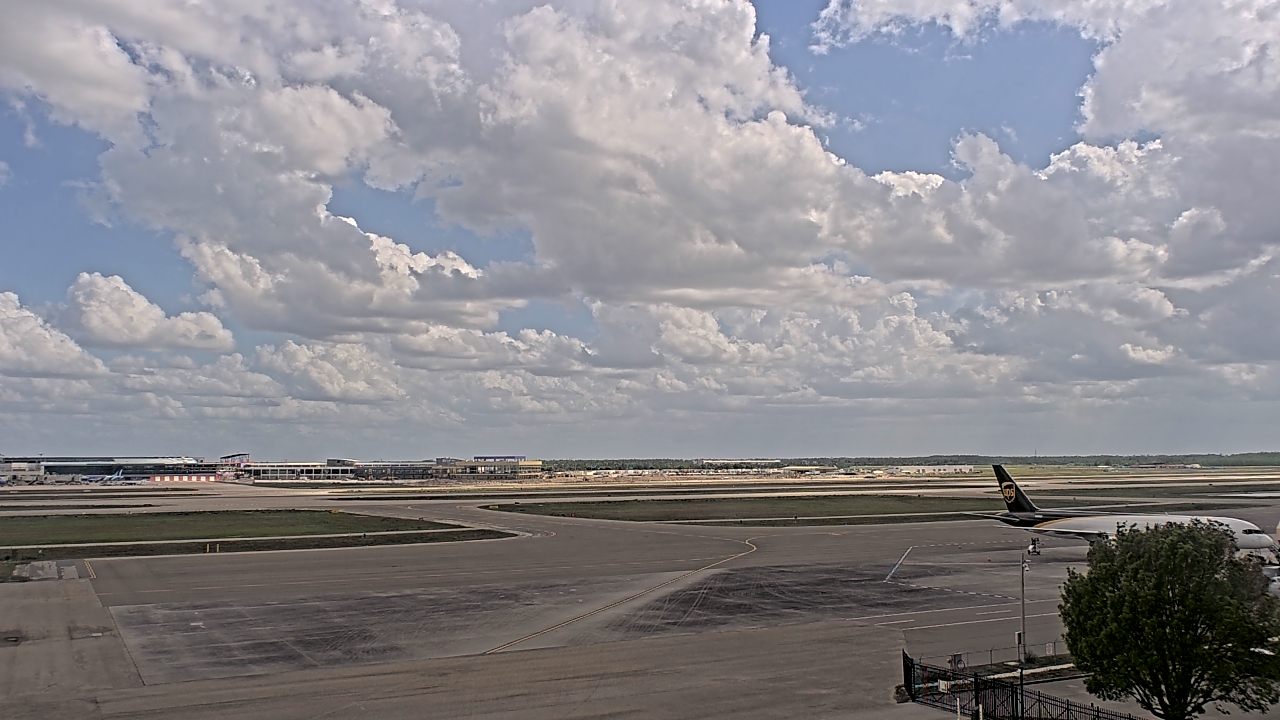 Thumbnail for current weather camera view from PrivateSky (R) Aviation Services Inc. in Fort Myers, Florida