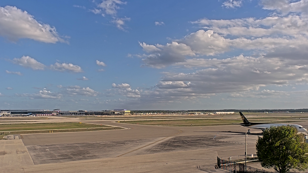 Thumbnail for current weather camera view from PrivateSky (R) Aviation Services Inc. in Fort Myers, Florida