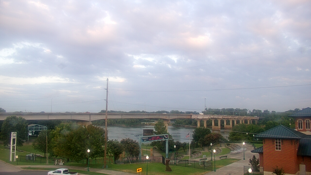 Thumbnail for current weather camera view from Miss Lauras in Fort Smith, Arkansas