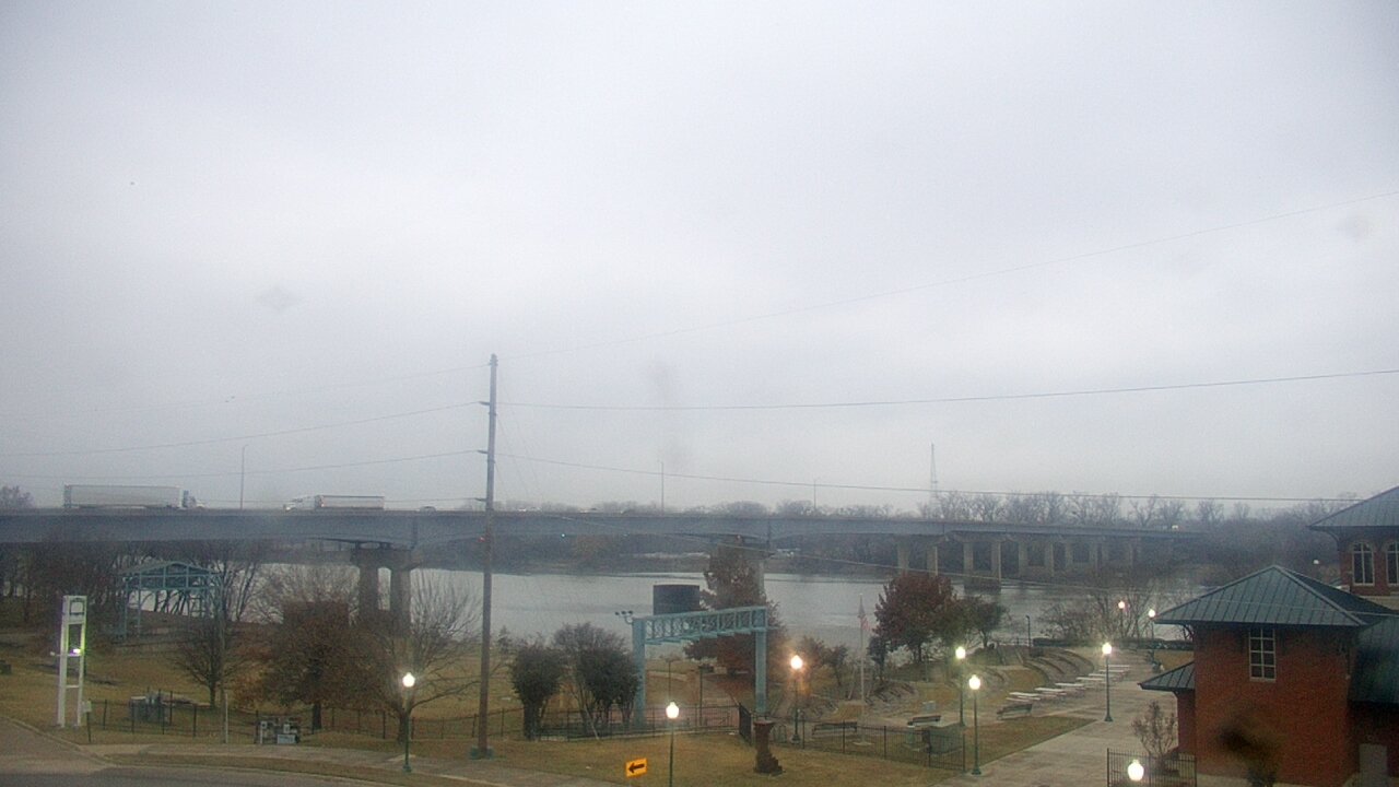 Thumbnail for current weather camera view from Miss Lauras in Fort Smith, Arkansas