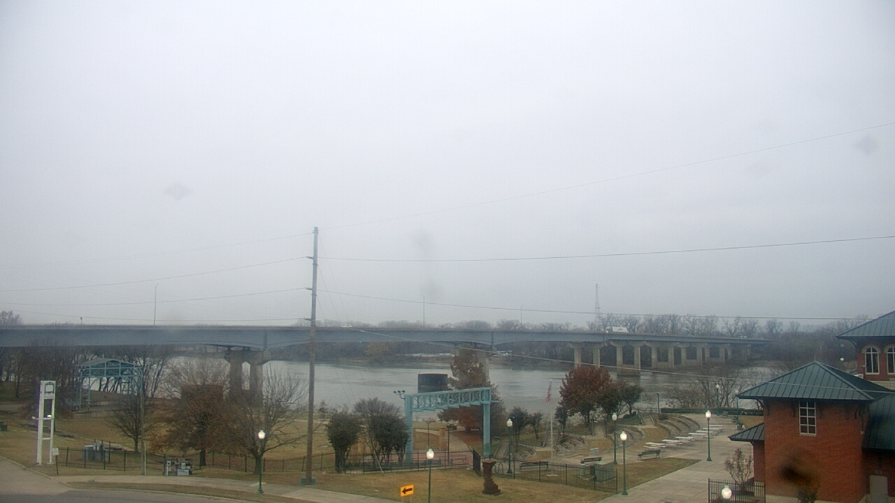 Thumbnail for current weather camera view from Miss Lauras in Fort Smith, Arkansas