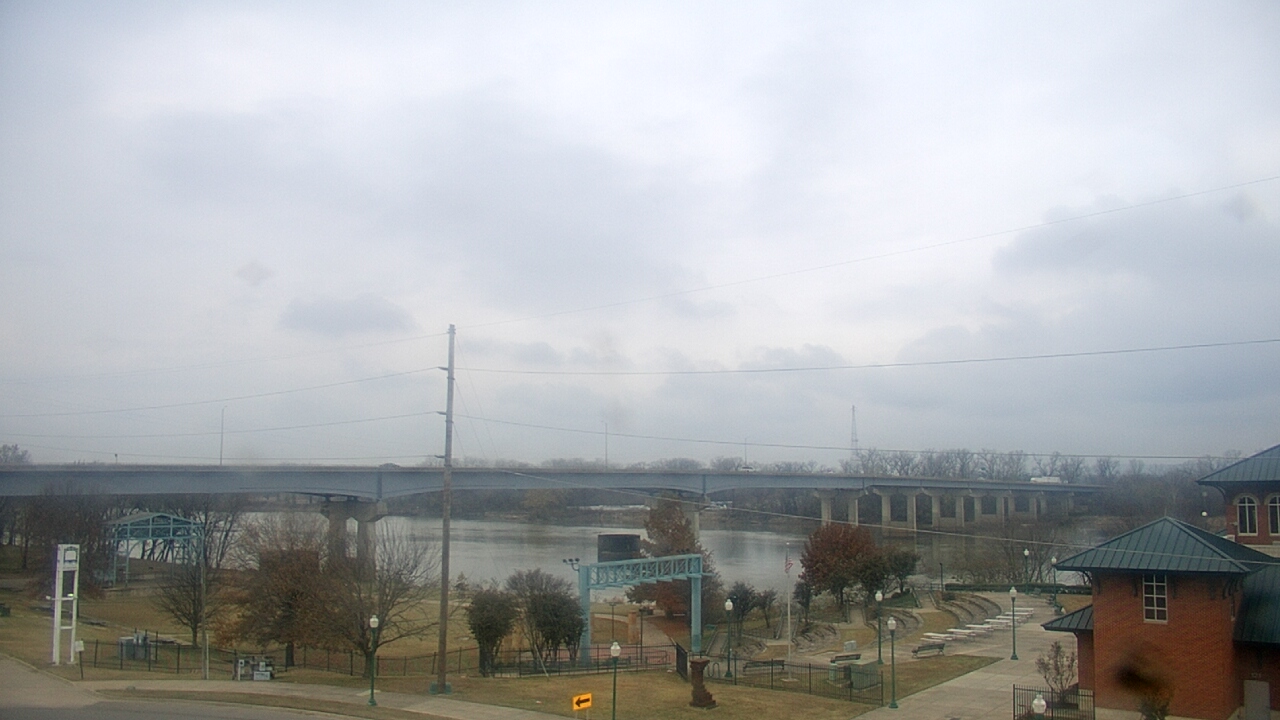 Thumbnail for current weather camera view from Miss Lauras in Fort Smith, Arkansas